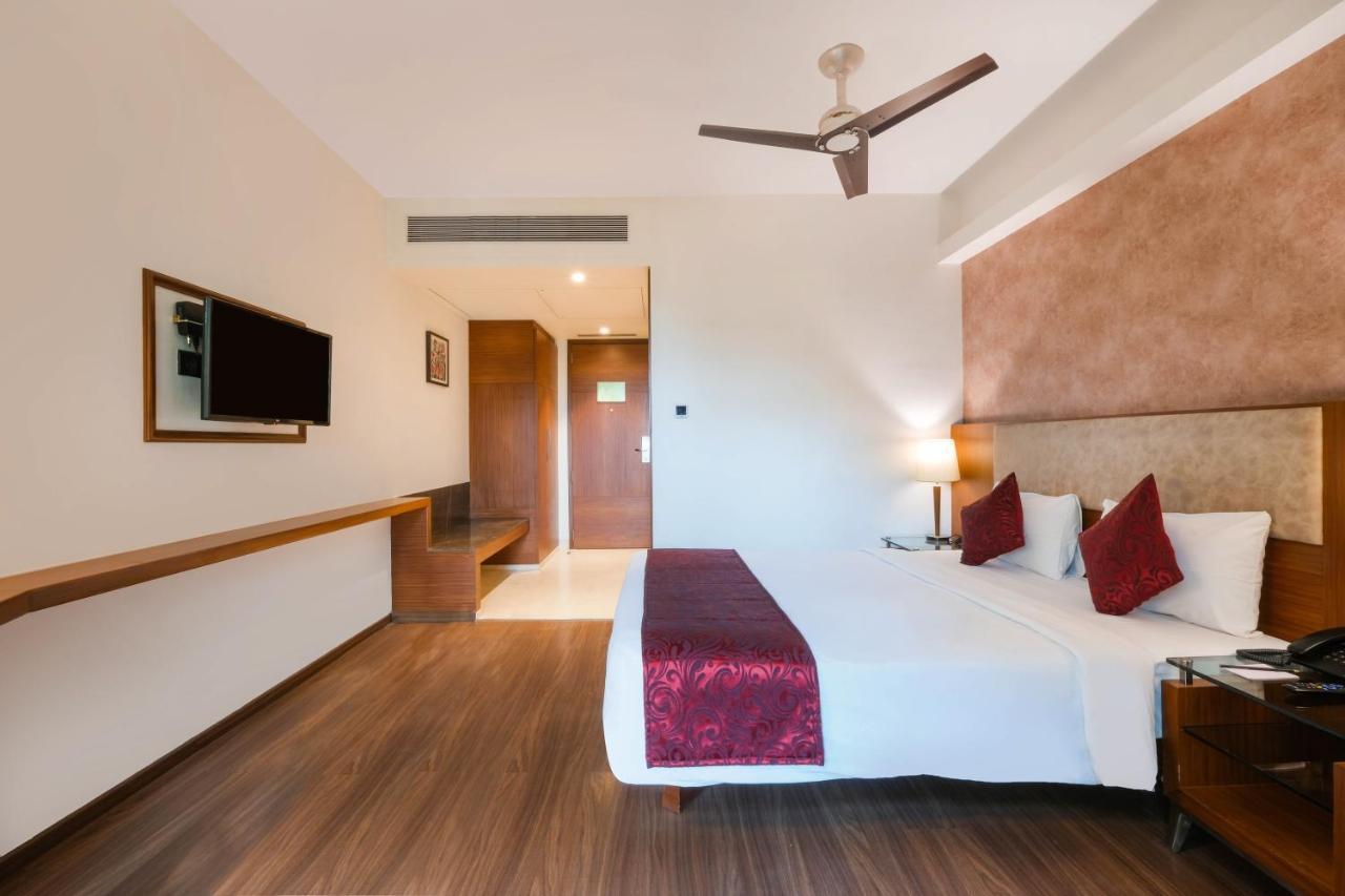 7 Apple Hotel - Viman Nagar Púna Exteriér fotografie
